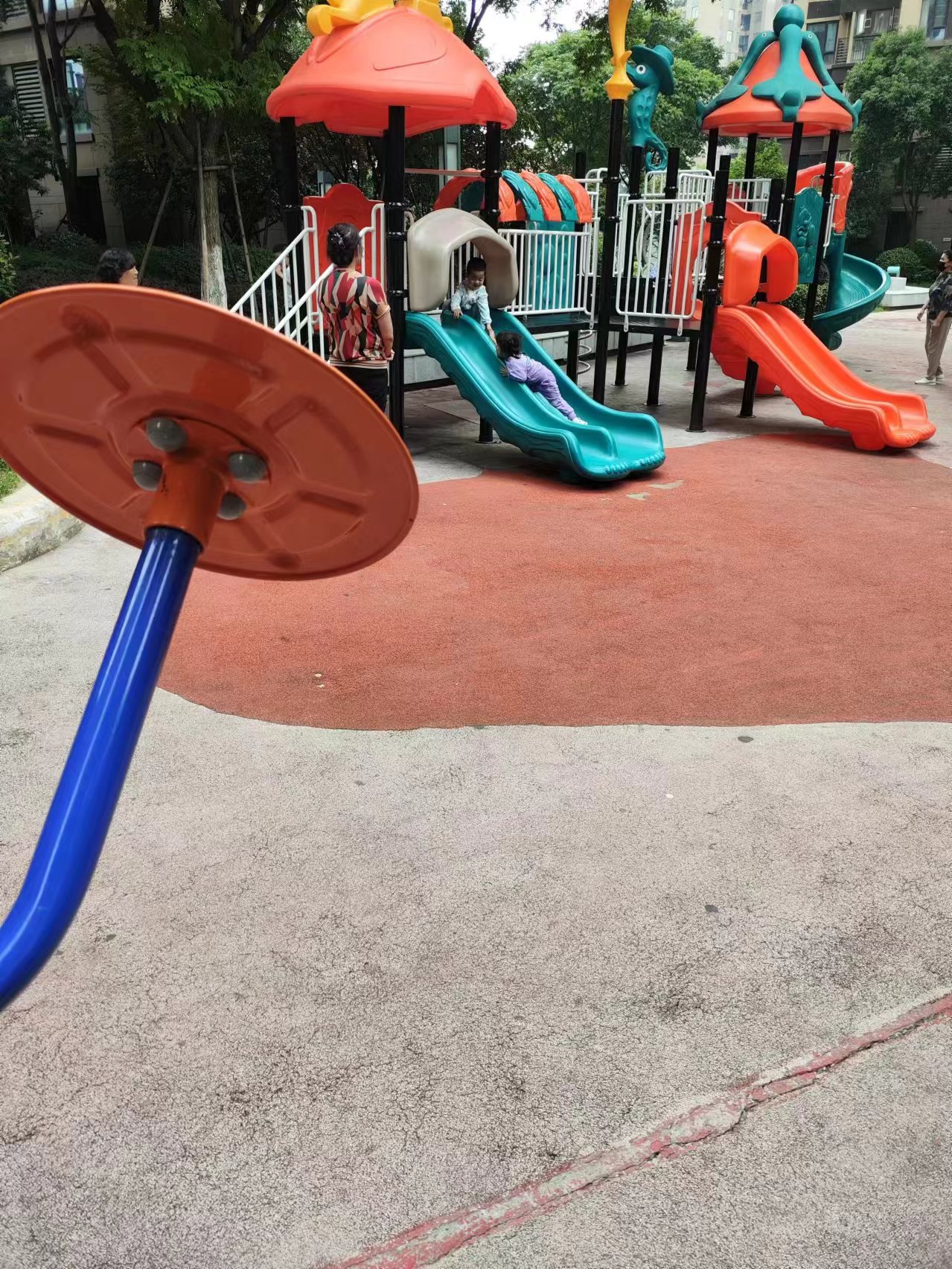 滑滑梯